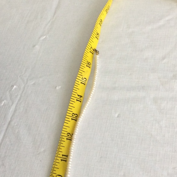 Elegant Cream Pearl Necklace. * - Picture 3 of 5